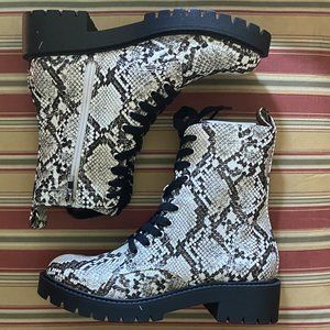 Combat boot Natural snake look SZ 6